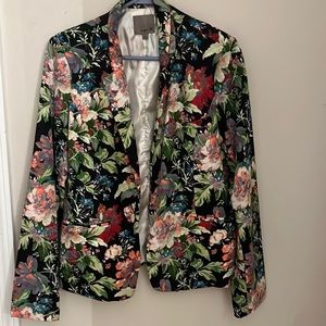 Women’s size large jacket. Brand is Aryn K. Floral